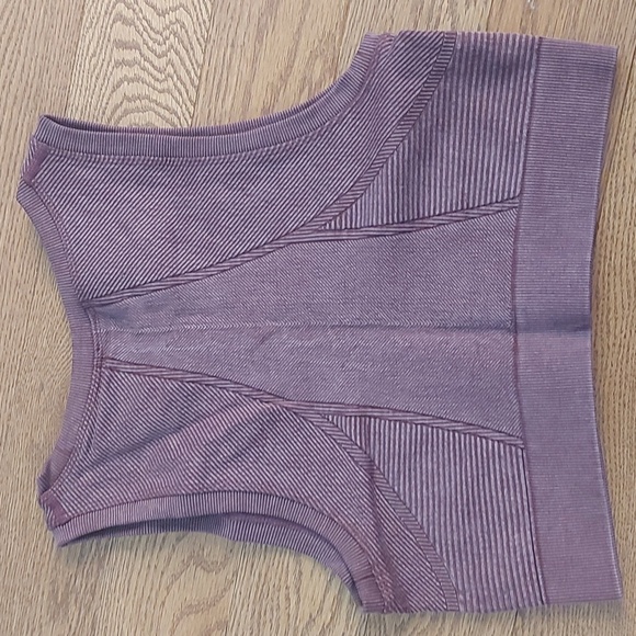 High-Neck Sports Bra/Top - XS - Picture 2 of 3